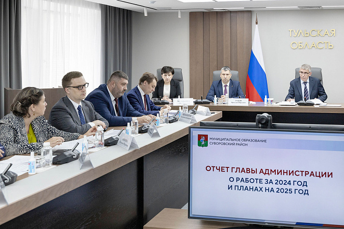 Дмитрий Миляев дал ряд поручений по решению проблемных вопросов в Суворовском районе.