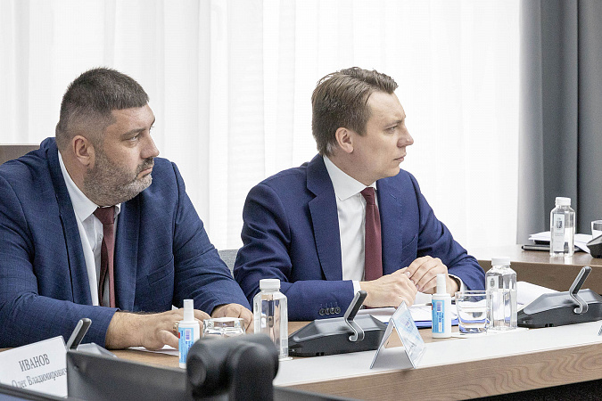 Дмитрий Миляев дал ряд поручений по решению проблемных вопросов в Суворовском районе.