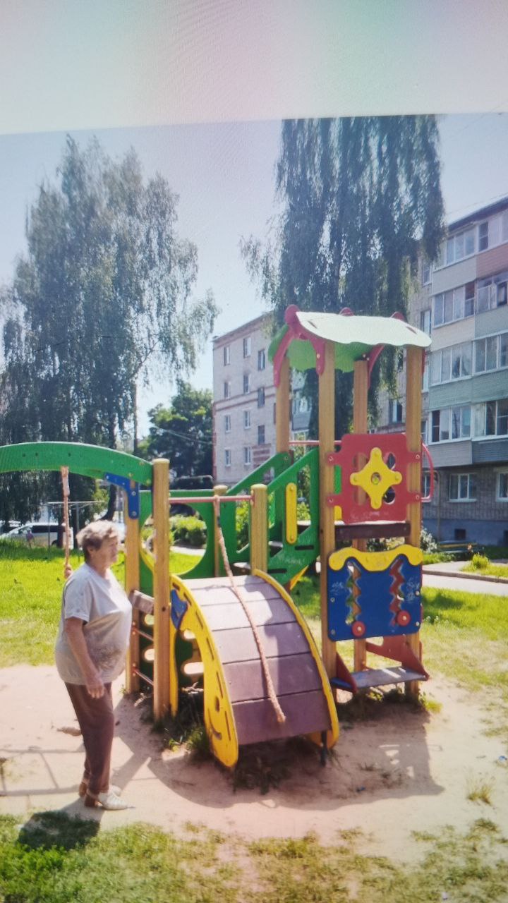 08 июля  члены  Общественного совета  по вопросам ЖКХ МО Суворовский район провели мониторинг состояния детских площадок.